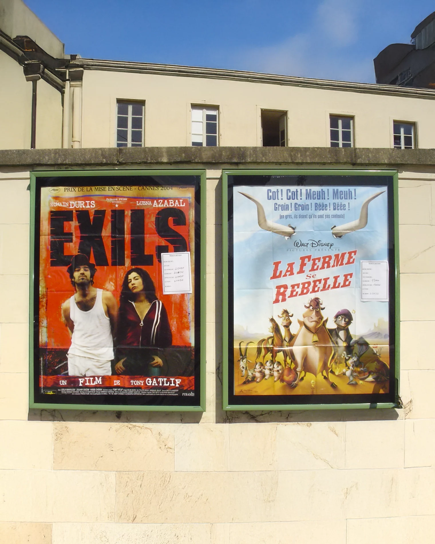 Exemple d'affichage mural - caisson D utilisé par un cinéma