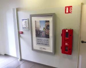 Affichage mural - caisson R